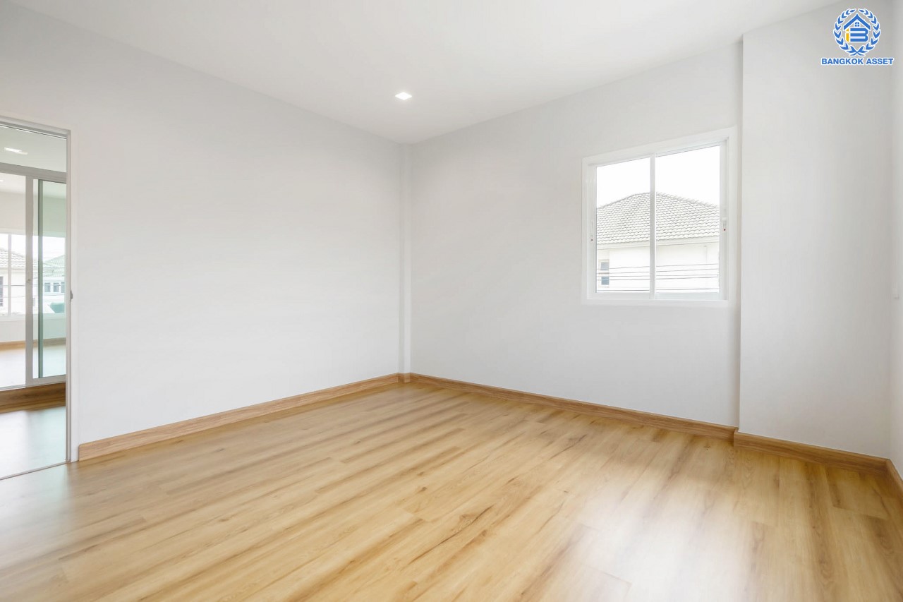 บ้านมือสองตกแต่งใหม่ ม.ศุภาลัย ออร์คิดปาร์ค2 ปิ่นเกล้า-ใกล้ถ.กาญจนาภิเษก หลังมุม ตกแต่งหรูหรา เนื้อที่ 69.8 ตร.ว. ฟังก์ชัน 4 ห้องนอน 4 ห้องน้ำ 1 ห้องแม่บ้าน จอดรถได้ 2 คัน บนทำเลเดินทางสะดวก เชื่อมต่อหลายเส้นทาง และเดอะมอลล์บางแค ทางด่วน "กาญจนาภิเษก" และรถไฟฟ้า "สถานีภาษีเจริญ"